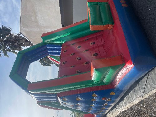 Montagem de Inflável Escalada 