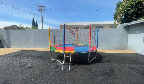 Montagem de Cama elástica Média